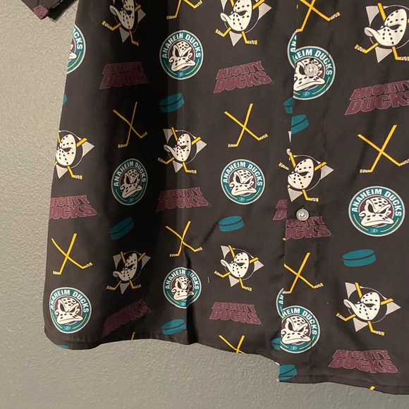 Anaheim Ducks XL button up short sleeve collared shirt. Limited edition - Picture 3 of 6